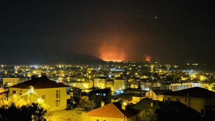 Kuş cenneti olan Nehil Sazlığı yanıyor! Yangın tüm ilçeden görüldü
