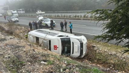 Muğla'da yolcu minibüsü devrildi: 15 yaralı
