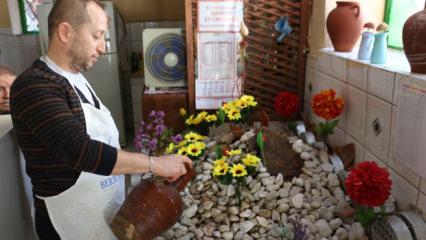 Pide salonunun ortasındaki mezar şaşırtıyor! 30 yıldır 'Ayırt Dede'ye sahip çıkıyor