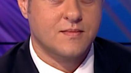 Spor spikeri Akgün canlı yayında baba olacağını öğrendi