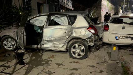 Üsküdar’da otomobil duvara çarptı: 1'i ağır 2 yaralı