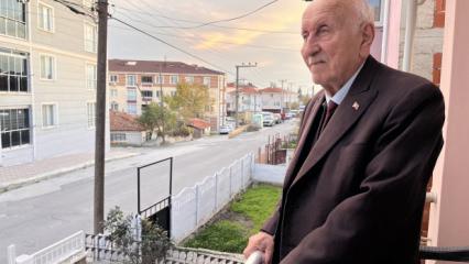 85 yaşındaki Mustafa Hoca, Öğretmenler Günü'nü ilk günkü heyecanla bekliyor
