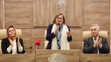 Umreden dönen ikinci kafile Başkan Şahin ile buluştu 