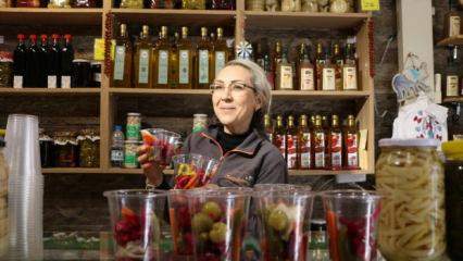 Karşılıklı turşu dükkânı işleten çiftin ilginç hikâyesi