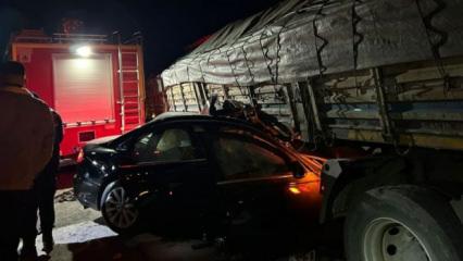 Afyonkarahisar'da TIR ile otomobil çarpıştı: 2 ölü, 2 yaralı