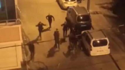 Arnavutköy'de mahalledeki taşlı sopalı kavga kamerada