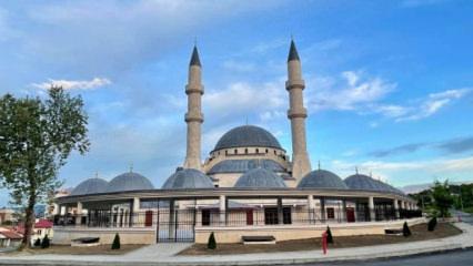 Balkanların en büyük camilerinden biri olan Kırcaali Camii açıldı