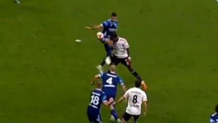 Beşiktaş penaltı bekledi! VAR'da 4 dakika pozisyonu izleyen hakem kararından dönmedi