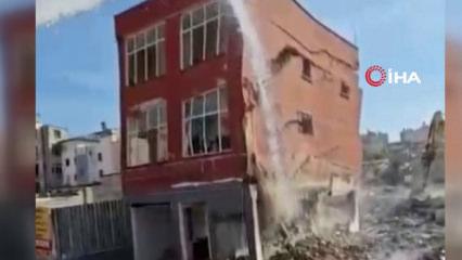 Kırıcı yere vurdu, 2 katlı bina titreşimle &ccedil;&ouml;kt&uuml;!