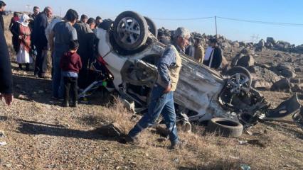 Şırnak'ta otomobil ile hafif ticari araç çarpıştı: 7 yaralı