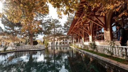 Somuncu Baba Külliyesi’nde sonbahar renkleri