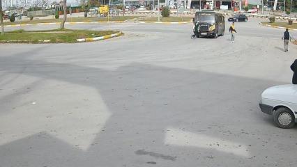 Tokat&rsquo;ta minib&uuml;s motosiklete &ccedil;arptı: 2 kişi yaralandı