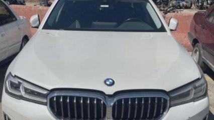 Yeni evli &ccedil;ifte avukat arkadaş kazığı: Ara&ccedil; alma vaadiyle d&uuml;ğ&uuml;n takılarını &ccedil;arpmış