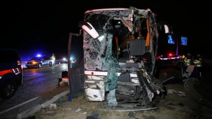 Yolcu otobüsüyle minibüs çarpıştı: 10 yaralı