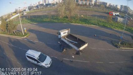 Yüreklerin ağza geldiği motor kazaları kamerada