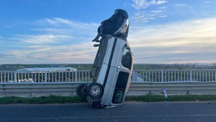 Tekirdağ'da ilgin&ccedil; kaza: Bariyere &ccedil;arpan ara&ccedil; dik durdu!