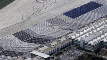 Atatürk Havalimanı'nda teslime hazır binlerce araç tek karede görüntülendi