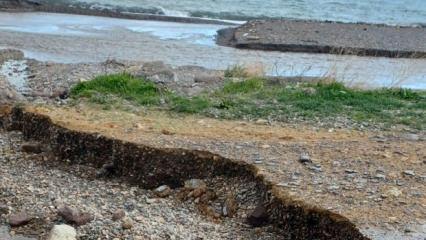 Çanakkale'de sağanak yağış: Sahil yolu kapandı!