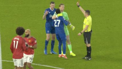 Dünyanın en iyi liginde ilginç olay! 36 yaşındaki futbolcu takım arkadaşını tokatladı