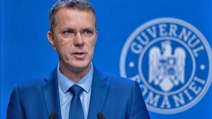 Romanya Savunma Bakanı istifa etti: "Yıllar &ouml;nce yaptığım bir hata..."