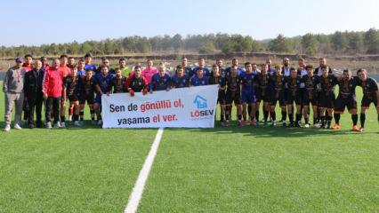 Eskişehir'de lösemili çocuklar yararına futbol maçı oynandı