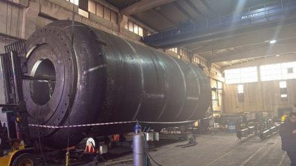 Feci olay: 3 tonluk levhanın altında kaldılar! 