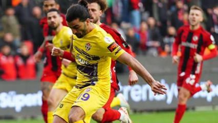 Süper Lig'de günün 2. maçı: Gol penaltıdan geldi ! CANLI