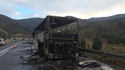 İstanbul-İzmir Otoyolu'nda yanan otobüs kullanılamaz hale geldi