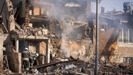 Son Dakika: Erzurum'da doğalgaz patlaması! İki katlı ev çöktü