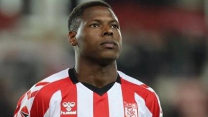 Efsane takımda ilginç olay! Futbolcu resmen kaçtı...