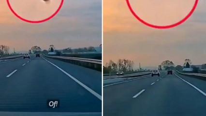 Seyir halindeki araca yorgun mermi isabet etti: Dehşet anları kamerada!