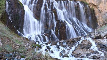 ‘Türkiye’nin Niagara’sı: 7 ayrı kaynaktan yılın her günü çağlıyor!
