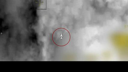 Bayraktar Akıncı g&uuml;d&uuml;ml&uuml; m&uuml;himmat TOLUN ile hedefi 12'den vurdu!