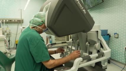 Ameliyatlarda yeni dönem! Neşterin yerini robot kolları alıyor