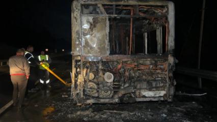 Arnavutköy'de İETT otobüsü alevlere teslim: Kısa sürede küle döndü