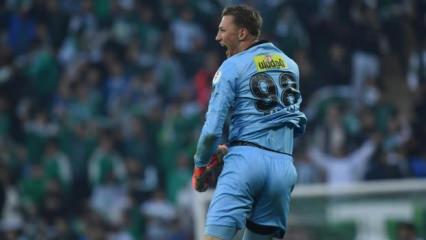 Bursaspor'un 2007 doğumlu kalecisi 'gol yeme' serisine son verdi