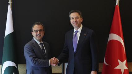 Enerji ve Tabii Kaynaklar Bakanı Alparslan Bayraktar, Pakistan&rsquo;da