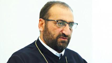 Ermenistan'da h&uuml;k&uuml;met-kilise krizi b&uuml;y&uuml;yor! Başpiskopos g&ouml;zaltına alındı