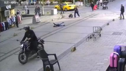Fatih'te yolun karşısına ge&ccedil;en &ccedil;ocuğa motosiklet &ccedil;arpıp ka&ccedil;tı!