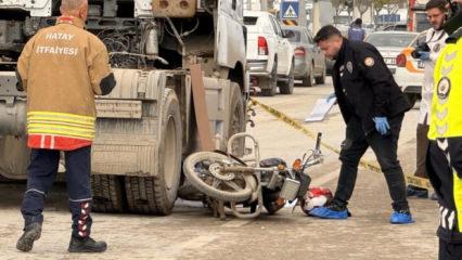 Hatay'da feci kaza: Motosikletteki 5 kişilik aileden anne ve 2 aylık bebeği &ouml;ld&uuml;!