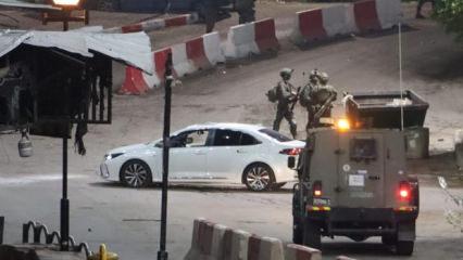 İsrail, Batı Şeria'da ambulansı durdurup sağlık g&ouml;revlilerini alıkoydu