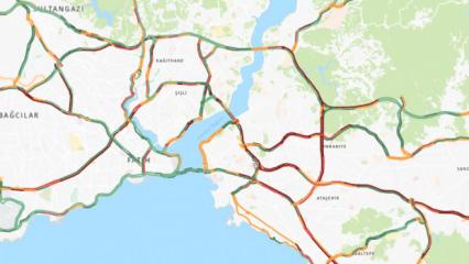 İstanbul'da yağmur trafiği kilitledi