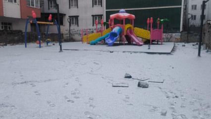 Kars'a mevsimin ilk karı düştü