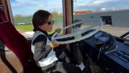 Kenan Sofuoğlu’nun oğlu Zayn, bu sefer de otobüs direksiyonuna geçti