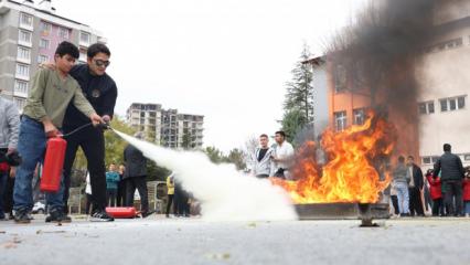 Konya B&uuml;y&uuml;kşehir, &ouml;zel gereksinimli &ouml;ğrencilere &ldquo;Afet Ve Acil Durum Eğitimi&rdquo; verdi