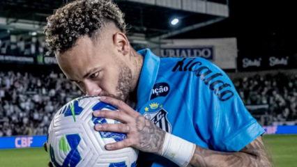 Neymar hat-trick yaptığı maçta Santos'u ipten aldı