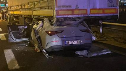 Korkunç kaza! Otomobil tırın altına girdi: 2 ölü 1 ağır yaralı