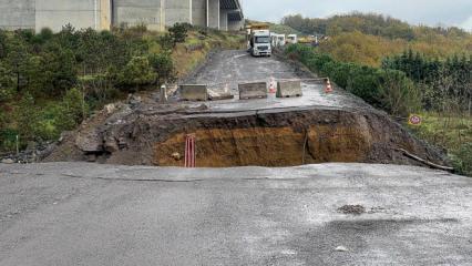 İstanbul'da sağanak yağış! Sarıyer'de yol çöktü: 2 araç dereye düştü