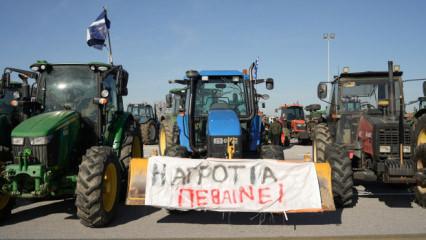 Türk sınırında büyük protesto: Çiftçiler ayaklandı!