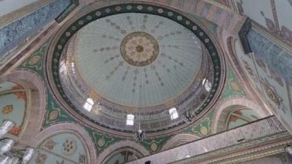 Zeminden tavana ince işçilik! Osmanlı’dan izler taşıyan “Yeşil Camii”